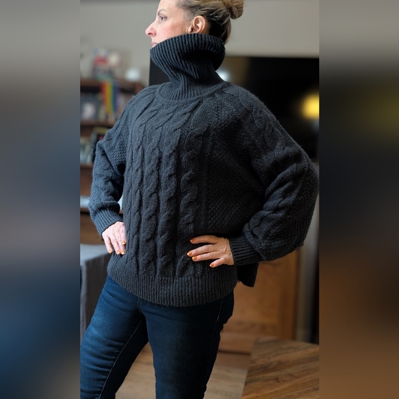 Gap Charcoal Grey Chunky Cable Knit Sweater Size PL - Picture 2 of 2